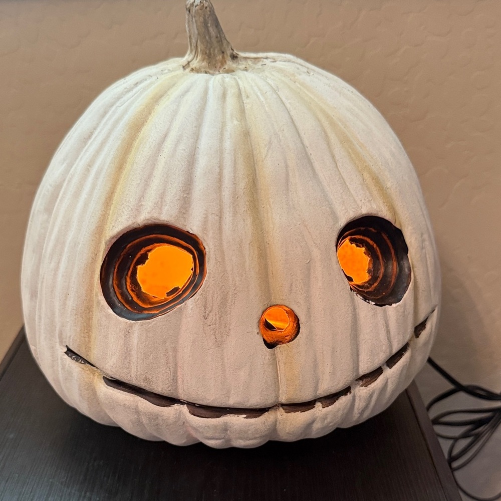 White Pumpkin Halloween Decor - Picture 9 of 12